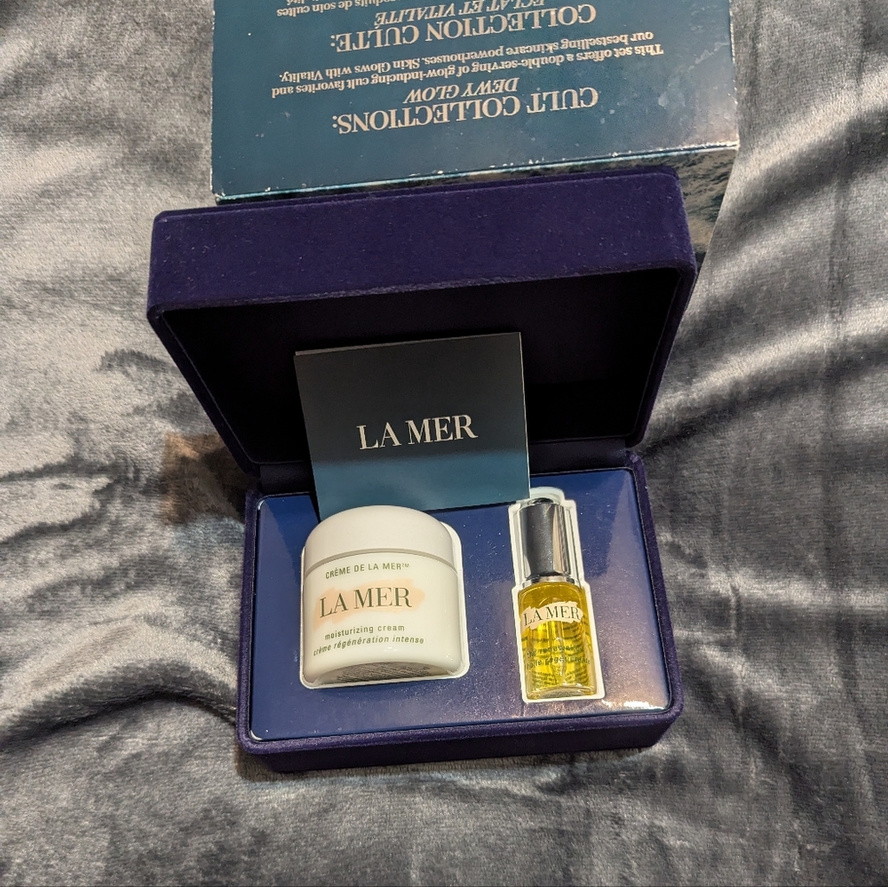La Mer Skincare Duo in Elegant Blue Box